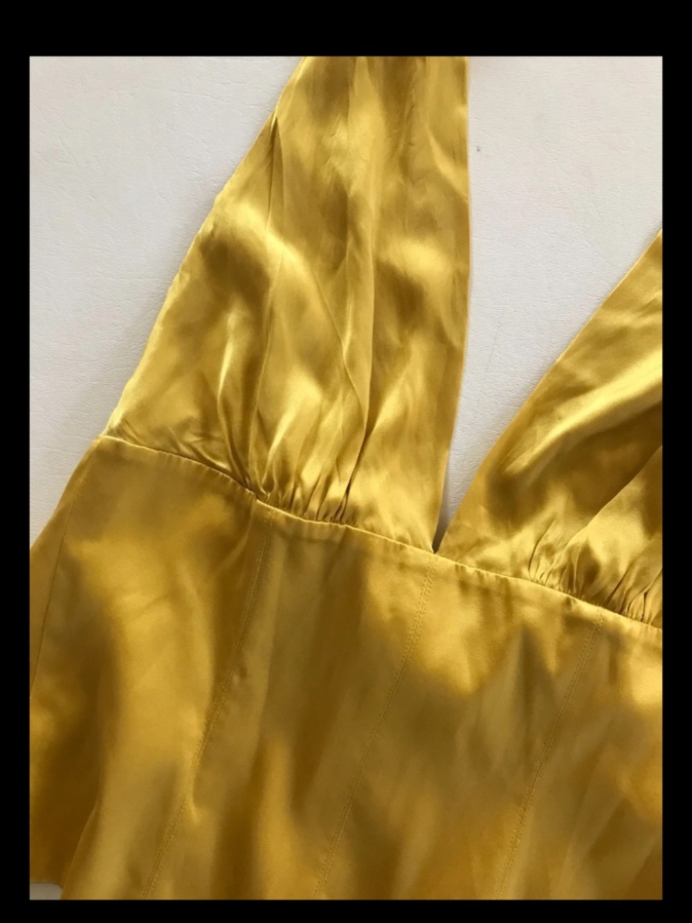 New Marciano guess yellow silk halter v neck tie back sexy top P/S XS /S - Picture 2 of 4